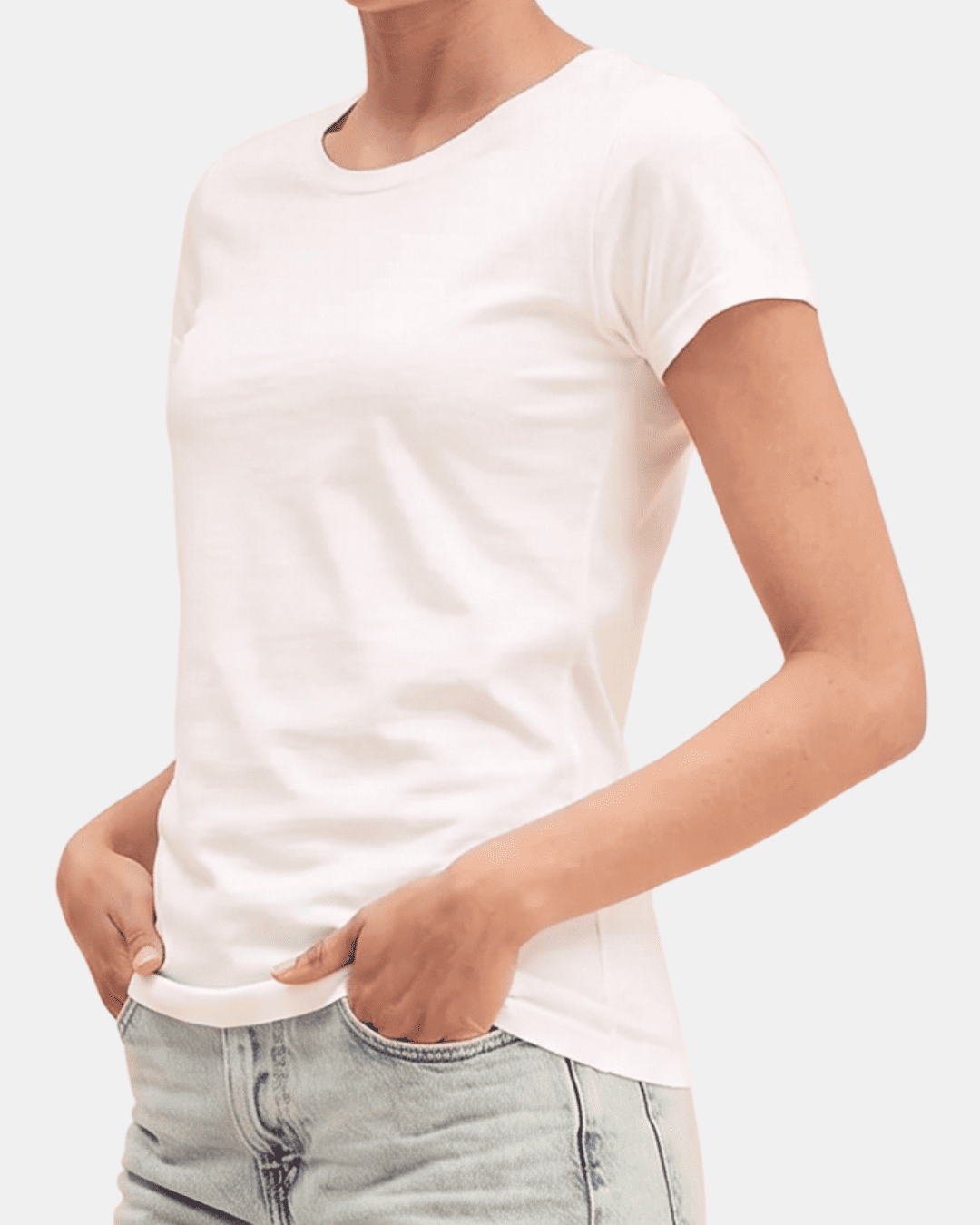 Camiseta blanca de mujer personalizada Fruit of the Loom en algodón de manga corta.