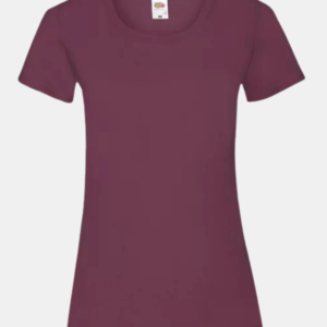 Camiseta rojo vino básica de mujer Fruit of the Loom en fondo neutro