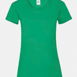Camiseta verde básica de mujer Fruit of the Loom en fondo neutro